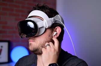 Apple Vision Pro allowed on planes but attendants control use